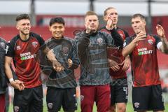 3. Liga; FC Ingolstadt 04 - Rot-Weiss Essen; Sieg Jubel Freude Spieler bedanken sich bei den Fans Linus Rosenlöcher (19, FCI) Jongmin Seo (7, FCI) Lars Lokotsch (13, FCI) Vinko Šapina (41, FCI) Jonas Scholz (15, FCI)
