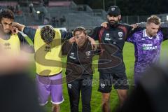 Toto-Pokal; SV Wacker Burghausen - FC Ingolstadt 04; Spiel ist aus, Sieg Jubel Freude, Mannschaftsbesprechung auf dem Feld. Cheftrainerin Sabrina Wittmann (FCI) Co- Trainer Nico Antonitsch (FCI) Yannick Deichmann (20, FCI) Linus Rosenlöcher (19, FCI) Nish