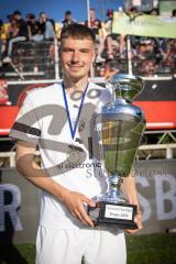 Toto-Pokal Finale; Würzburger Kickers - FC Ingolstadt 04; Toto-Pokal Sieger 1:2, Trophäe, Benjamin Kanuric (8, FCI)