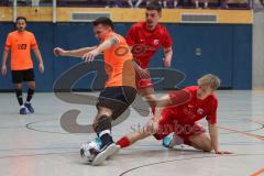 Hallenturnier MTV Ingolstadt - Saison 2025/26 - SV Zuchering - SV Kasing - Patrick Rzepka orange Kasing - Noah Klingebiel rot Zuchering - Foto: Meyer Jürgen