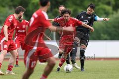 Kreisliga - Saison 2025/26- TSV Ingolstadt Nord - Türk SV Ingolstadt - Arda Keskin rot Türkisch - Giovanni Di Tellizzi schwarz Ing Nordschwarz Ing Nord - Foto: Meyer Jürgen