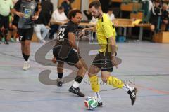 Lotto Bayern Hallencup - Lindenkreuzhalle Saison 2024/25 - FC Hitzhofen - DJK München - Maik Wnendt gelb Hitzhofen - BCollin Appiah schwarz München - Foto: Meyer Jürgen