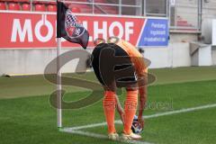 3.Liga - Saison 2023/2024 - Freundschaftsspiel - FC Ingolstadt 04 - SpVgg Unterhaching - Leon Guwara (Nr.6 - FCI) beim Eckball - Foto: Meyer Jürgen