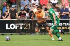 Toto-Pokal; SV Manching - FC Ingolstadt 04; Marcel Costly (22, FCI) Zweikampf Kampf um den Ball Rainer Meisinger (SVM)