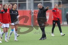 2. Bundesliga Frauen - Saison 2024/25 - FC Ingolstadt 04 Frauen - FC Bayern München - Trainer Alexander Zvonc FCI beim warm machen - XXXXX - Foto: Meyer Jürgen