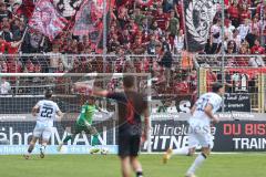 3. Liga; TSV 1860 München - FC Ingolstadt 04; Torwart David Klein (47, FCI) kickt den Ball weg Haugen Sigurd (22 TSV)