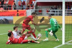 3. Liga; FC Ingolstadt 04 - SSV Ulm; Torchance verpasst Ortag Christian (39 Ulm) Fredrik Carlsen (8, FCI) Davide Sekulovic (33, FCI)