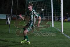 Landesliga - Saison 2025/26 - SV Manching - TSV Aindling - Luca Bienek (Nr.16 - SV Manching) legt den Ball auf zum 2:0 Führungstreffer durch Sebastian Graßl (Nr.10 - SV Manching)  - jubel - XXXXX - Foto: Meyer Jürgen