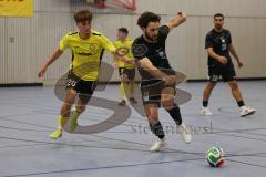 Lotto Bayern Hallencup - Lindenkreuzhalle Saison 2024/25 - FC Hitzhofen - FC Türk Sport Garching  - Tobias Schmid gelb Hitzhofen - Abdulhamit Zorlu schwarz Türk Garching - Foto: Meyer Jürgen