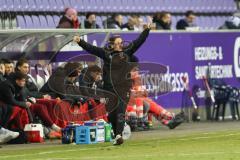 3. Liga; Erzgebirge Aue - FC Ingolstadt 04; an der Seitenlinie, Spielerbank schreit Cheftrainerin Sabrina Wittmann (FCI)