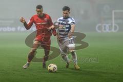 3. Liga; FC Ingolstadt 04 - MSV Duisburg; Zweikampf Kampf um den Ball Marcel Costly (22, FCI) Coskun Can (27 MSV)