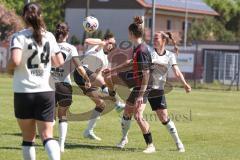 2. Bundesliga Frauen - Saison 2025/26 - FC Ingolstadt 04 Frauen - Borussia Mönchengladbach - Emma Kusch (Nr.9 - FC Ingolstadt Frauen I) - Zielinski Yvonne weiss M`Gladbach  - Arici Maresa weiss M`Gladbach  mitte - Foto: Meyer Jürgen