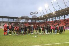 3. Liga; FC Ingolstadt 04 - 
Rot-Weiss Essen; Sieg Jubel Freude Spieler bedanken sich bei den Fans, Ehrenrunde