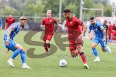 3. Liga; Testspiel; FC Ingolstadt 04 - 1. FC Heidenheim; Fredrik Carlsen (8, FCI) Zweikampf Kampf um den Ball Dorsch Niklas (30 HDH) Busch Marnon (2 HDH)