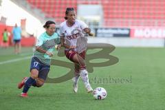 2. Frauen-Bundesliga; FC Ingolstadt 04 - SC Sand; Kuya-Strobel Melissa (14 FCI) Zweikampf Kampf um den Ball Takizawa Rio (17 Sand)