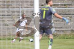 Bayernliga Nord - Saison 2024/25 - FC Ingolstadt 04 II - ASV Neumarkt - Micah Ham (Nr.25 - FCI U21) - Guttenberger Nick Torwart Neumarkt - Foto: Meyer Jürgen