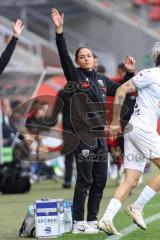 3. Liga; FC Ingolstadt 04 - SSV Ulm; an der Seitenlinie, Spielerbank Cheftrainerin Sabrina Wittmann (FCI)