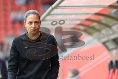3. Liga; FC Ingolstadt 04 - SSV Jahn Regensburg; vor dem Spiel Cheftrainerin Sabrina Wittmann (FCI)