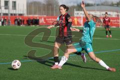 2. Bundesliga Frauen - Saison 2025/26 - FC Ingolstadt 04 Frauen - VFR SW Warbeyen  - Annika Kömm (Nr.25 - FC Ingolstadt Frauen I) - Hoevers Isa grün Warbeyen  - Foto: Meyer Jürgen