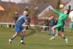 Kreisliga - Saison 2025/26- SV Hundszell - VFB Eichstätt II - Marcel Nicht blau Hundszell - Samuel Schmid grün Eichstätt - Foto: Meyer Jürgen