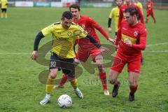 Kreisliga - Saison 2024/25- TSV Kösching - FC Hitzhofen/Oberzell - Emin Ismaili gelb Hitzhofen - Oguzhan Önür rot rechts Kösching - Stefan Winzinger rot Kösching mitte - Foto: Meyer Jürgen