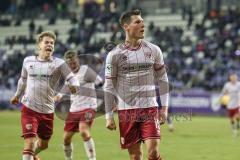 3. Liga; Erzgebirge Aue - FC Ingolstadt 04; Tor Jubel Treffer Ausgleich 2:2 in letzter Minute Jonas Scholz (15, FCI) Max Plath (14 FCI) Simon Lorenz (32, FCI)