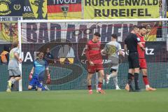 3. Liga; FC Ingolstadt 04 - Alemannia Aachen; Tor für Aachen 1:2 Torwart Kai Eisele (25, FCI) am Boden