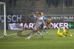 3. Liga; SV Waldhof Mannheim - FC Ingolstadt 04; Torchance verpasst Sebastian Grönning (11, FCI) Torwart Bartels Jan-Christoph (1 SVWM) Benatelli Rico (11 SVWM)