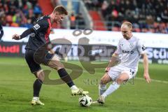 3. Liga; FC Ingolstadt 04 - Energie Cottbus; Zweikampf Kampf um den Ball Sebastian Grönning (11, FCI) Hasse Tobias (14 ECO)