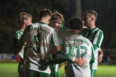 Landesliga - Saison 2025/26 - SV Manching - TSV Aindling - Luca Bienek (Nr.16 - SV Manching) legt den Ball auf zum 2:0 Führungstreffer durch Sebastian Graßl (Nr.10 - SV Manching)  - jubel - Rainer Meisinger (Nr.8 - SV Manching) - Fabian  Neumayer (Nr.9 - 