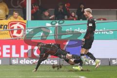 3. Liga; FC Ingolstadt 04 - SG Dynamo Dresden; Tor Jubel Treffer 1:0 Jannik Mause (7, FCI) mit Benjamin Kanuric (8, FCI)