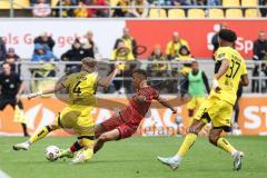 3. Liga; Alemannia Aachen - FC Ingolstadt 04; Zweikampf Kampf um den Ball Marcel Costly (22, FCI) Meyer Felix (4 AA) Torchance verpasst