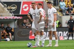 3. Liga; SG Dynamo Dresden - FC Ingolstadt 04; Freistoß Benjamin Kanuric (8, FCI) Simon Lorenz (32, FCI) Ryan Malone (16, FCI)