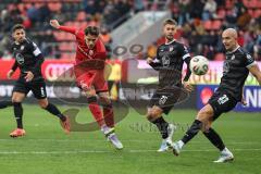 3. Liga; FC Ingolstadt 04 - Rot-Weiss Essen; Torchance verpasst Dennis Kaygin (10, FCI) Müsel Torben (26 RWE) Arslan Ahmet (6 RWE) Kraulich Tobias (33 RWE)