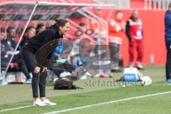 3. Liga; FC Ingolstadt 04 - FC Hansa Rostock; an der Seitenlinie, Spielerbank Cheftrainerin Sabrina Wittmann (FCI) schreit