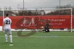 AUDI - Schanzer Amateurcup - Finale -  2026  - SV Hundszell - SV Denkendorf - Christoph Handl weiss Hundszell verschießt den Elfmeter - Stjepen Lucic TW Denkendorf hält den Elfmeter - Foto: Meyer Jürgen