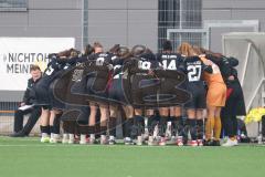 *** Die Mannschaft bildet einen Kreis vor dem Spiel - 2. Bundesliga Frauen - Saison 2025/26 - FC Ingolstadt 04 Frauen - SV Meppen - XXXXX - XXXXX - Foto: Meyer Jürgen