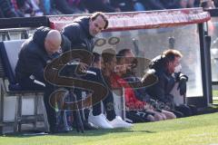 2.BL; Holstein Kiel - FC Ingolstadt 04 - an der Seitenlinie, Spielerbank Co-Trainer Mike Krannich (FCI) Cheftrainer Rüdiger Rehm (FCI)