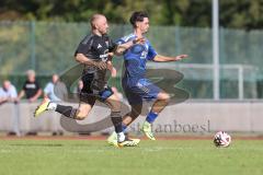 Kreisklasse - Saison 2025/26- TSV Ingolstadt Nord - FC Arnsberg - Mathias Vielberth blau Arnsberg - Erkan Uysal schwarz Ing.Nord - Foto: Meyer Jürgen