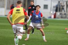 Toto-Pokal 2024; TürkGücü München - FC Ingolstadt 04; vor dem Spiel Emre Gül (5, FCI)