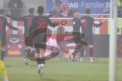 3. Liga; SSV Jahn Regensburg - FC Ingolstadt 04; Tor Jubel Treffer Jonas Scholz (15, FCI) Max Besuschkow (17, FCI) Marcel Costly (22, FCI) Georgios Antzoulas (6, FCI)