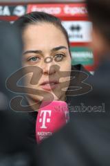 3. Liga; FC Ingolstadt 04 - TSV Havelse; vor dem Spiel Cheftrainerin Sabrina Wittmann (FCI)