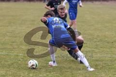 Freundschaftsspiel - Saison 2025/26 - SV Menning - SV Manching - Rainer Meisinger (Nr.8 - SV Manching) - Patrick Schwarz blau Menning  - Foto: Meyer Jürgen