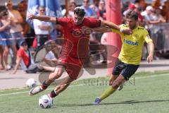 * Testspiel - Saison 2025/26 - FC Ingolstadt 04 - SpVgg Bayreuth - Ognjen Draculic (Nr.30 - FC Ingolstadt 04) - Patrick Scheder (Nr.8 - SpVgg Bayreuth) - Foto: Meyer Jürgen