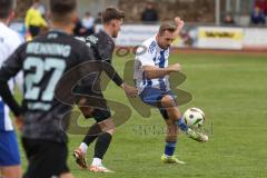 Kreisliga - Saison 2025/26- SV Karlshuld - SV Menning - Simon Wolfsfellner schwarz Menning  - Daniel Mayer weiss Karlskron - Foto: Meyer Jürgen