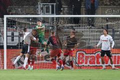 3. Liga; SC Verl - FC Ingolstadt 04; Torwart Markus Ponath (1, FCI) blockt den Ball verhindert Tor. Jonas Scholz (15, FCI) Gustav Christensen (24, FCI) Simon Lorenz (32, FCI) Otto Fynn (34 Verl)