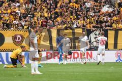 3. Liga; SG Dynamo Dresden - FC Ingolstadt 04; Niederlage, hängende Köpfe Moritz Seiffert (23, FCI) Yannick Deichmann (20, FCI) David Kopacz (29, FCI) Torwart Marius Funk (1, FCI) Ryan Malone (16, FCI) Schäffler Manuel (9 DD) Kutschke Stefan (30 DD)