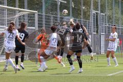 2. Bundesliga Frauen - Saison 2024/25 - FC Ingolstadt 04 Frauen - SCR Altach - Kerstin Bogenschütz (Nr.6 - FCI Frauen) mit einer Torchance - Sarah Dübel Torwart Altach - XXXXX - Foto: Meyer Jürgen