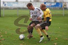 Kreisliga - Saison 2024/25- TSV Lichtenau - FC Mindelstetten - Steven Spieß gelb Lichtenau - Moritz Liedl weiss Mindelstetten - Foto: Meyer Jürgen