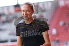 3. Liga; FC Ingolstadt 04 - TSV 1860 München; vor dem Spiel Cheftrainerin Sabrina Wittmann (FCI)